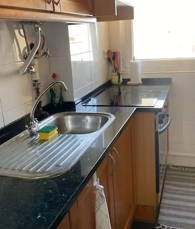 A Lovely Flat In Heart Of Campo De Ourique Apartamento