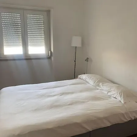Appartamento A Lovely Flat In Heart Of Campo De Ourique Lisbona